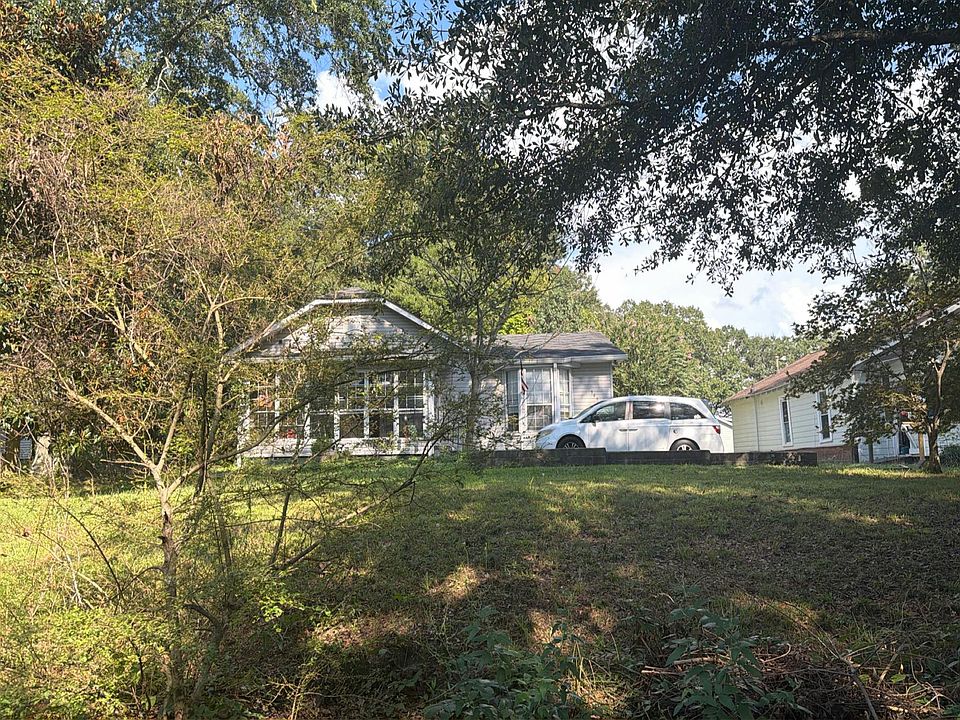1st image of 309 Elm Cir