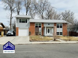 1009 Sherry Dr, Riverton, WY 82501