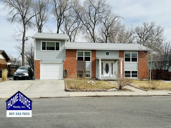 1009 Sherry Dr, Riverton, WY 82501