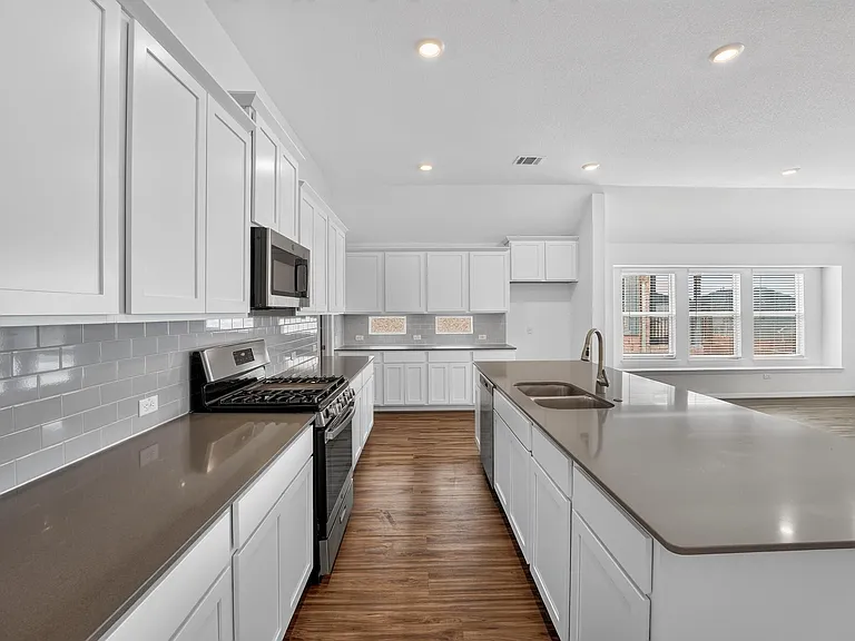 516 Panzano Dr — Photo 7