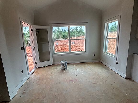 3rd image of 5 Hopewell Rd