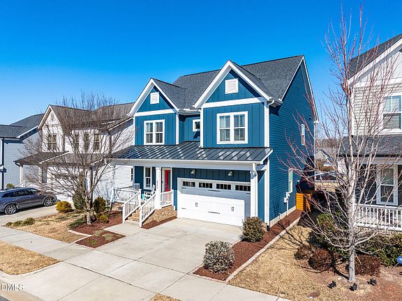 3rd image of 820 Groveview Wynd