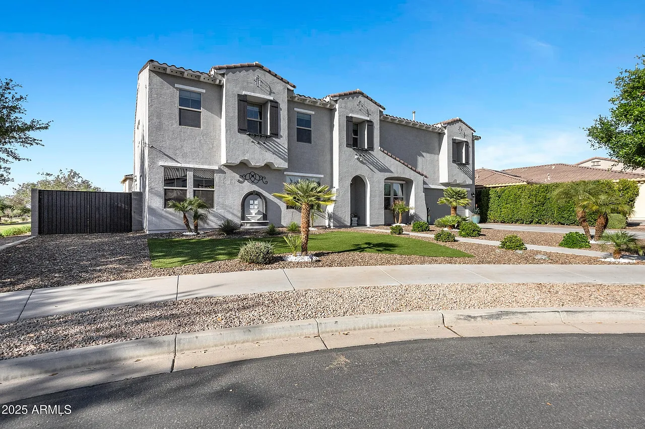 5 bed, 5402 sqft, $5,800 — Photo 1