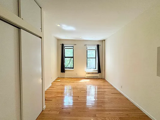 Rented by AZ REALTY NYC LLC | media 1