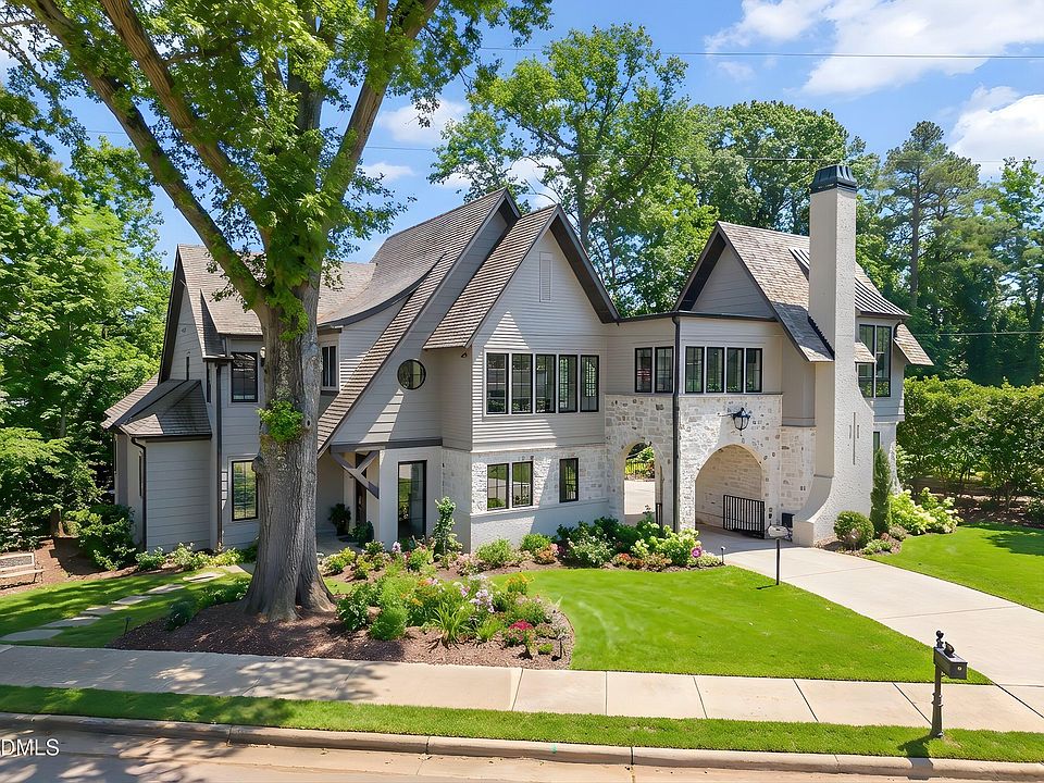 1st image of 906 Brooks Ave