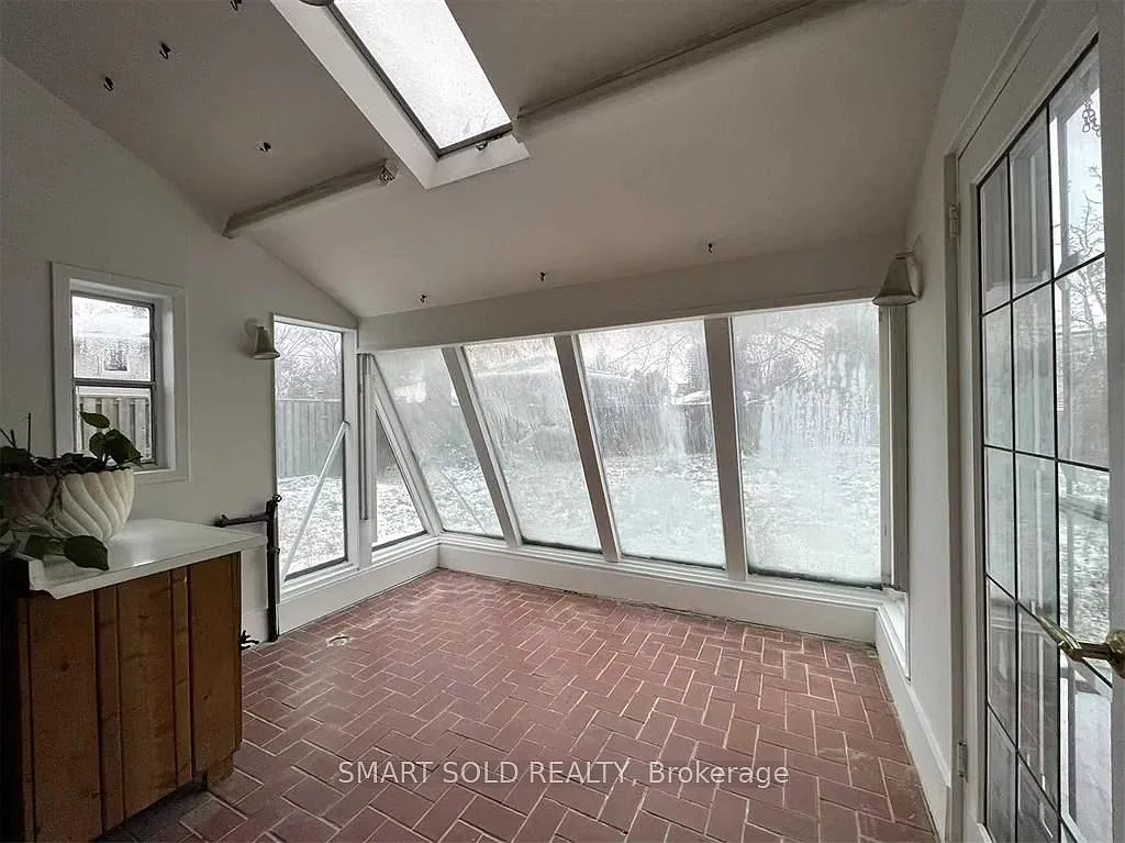 3 bed, $2,300 — Photo 4