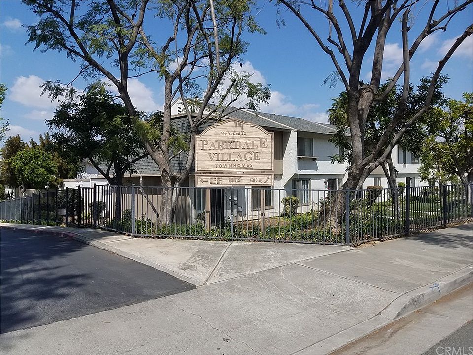 2nd image of 1065 Clark St