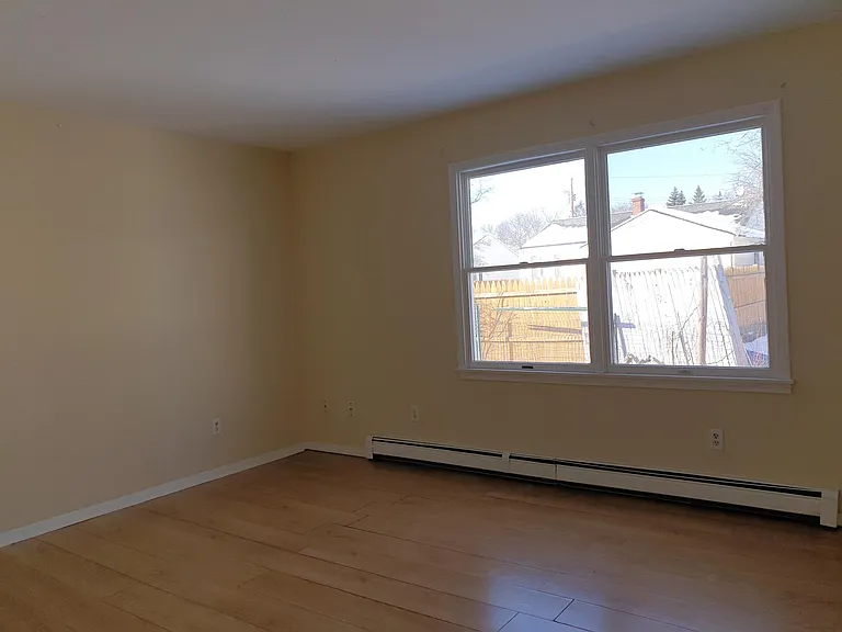 162 Warner St — Photo 12
