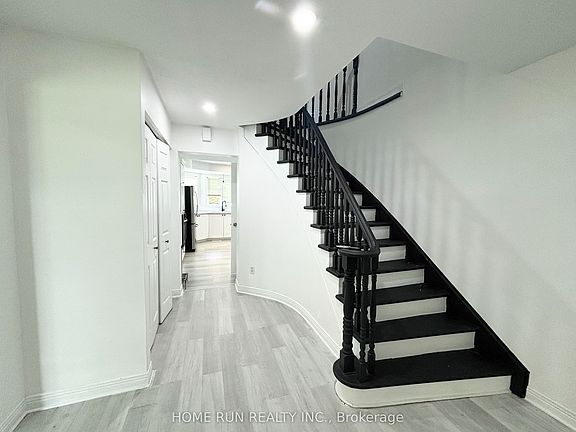 3rd image of 10 Westchester Ct