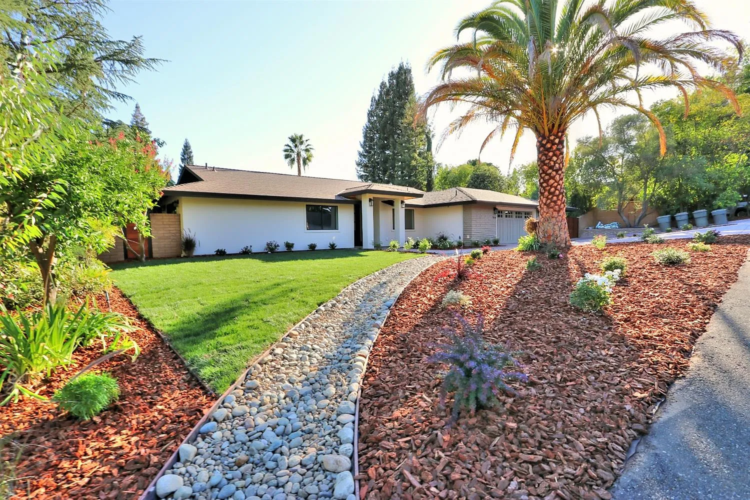 7654 Greenridge Way photo 1