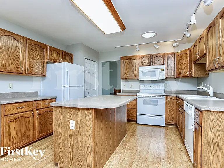 3741 Majestic Ct — Photo 5