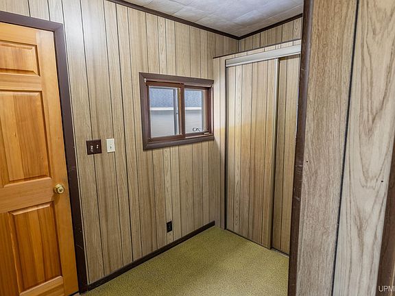 5th image of 15425 Kearsarge St