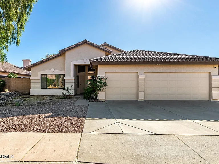 1625 E Montoya Ln — Photo 1