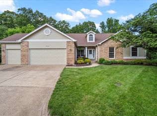 2202 Edge Wood Manor Ln, Ballwin, MO