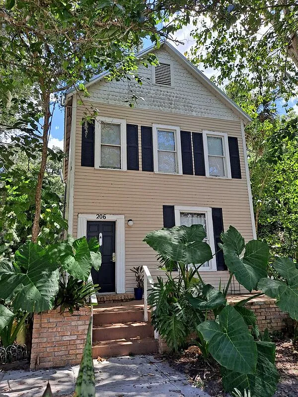 1 bed, 1.0 bath, 810 sqft, $1,325 — Photo 1