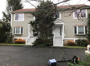 4 Cottage Pl #B, Greenwich, CT 06830