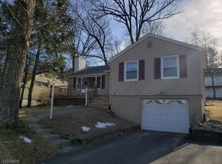 14 Tennis Ter, Sparta, NJ 07871