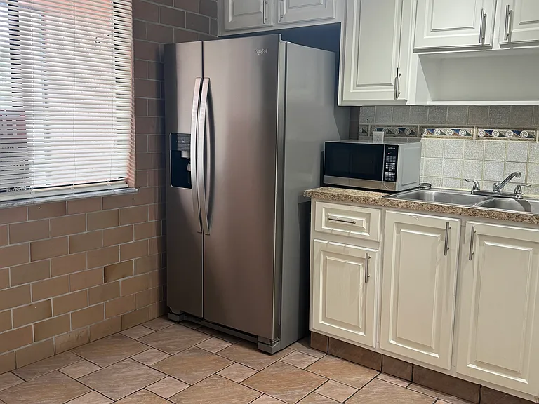 215 Lakeview Dr #105 — Photo 5