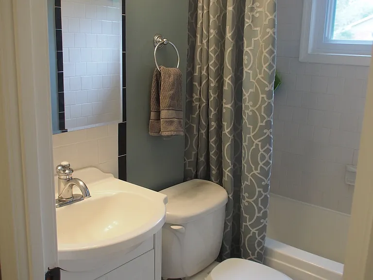 Upstairs full bath