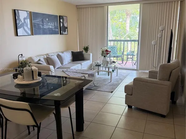 10865 SW 112th Ave APT 312, Miami, FL 33176