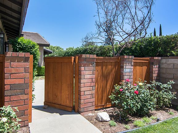 2nd image of 25682 Neblina Ct