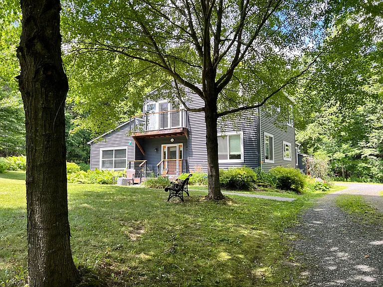 565 Moulton Ln — Photo 26