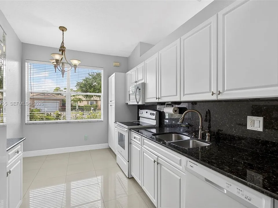 2151 Umbrella Cay