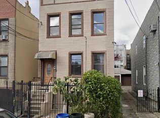 3354 10th St, Astoria, NY 11106