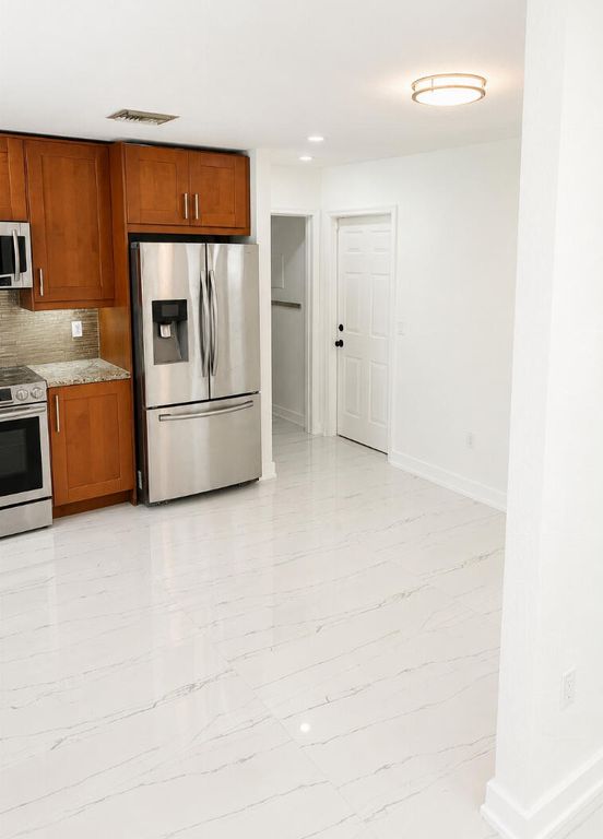 300 NW 17TH Avenue, photo 6
