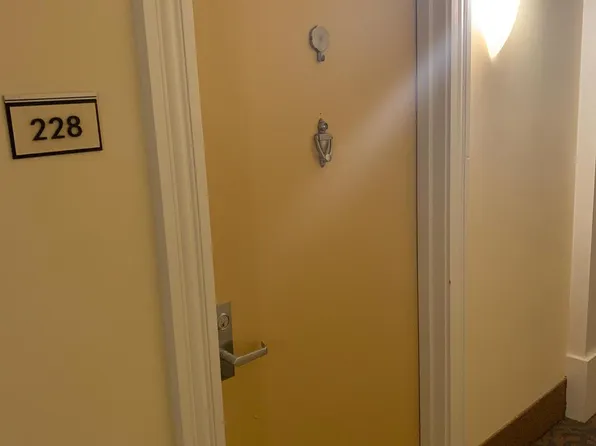4500 S Four Mile Run Dr APT 228, Arlington, VA 22204