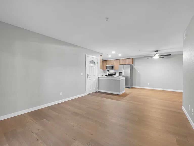 Crestwood Apartment Homes — Photo 38