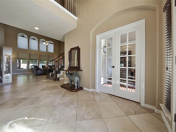 5th image of 26 S Oriel Oaks Cir