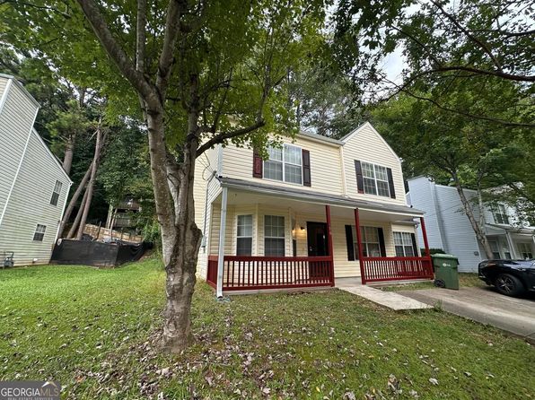 610 Waynes Ct SE