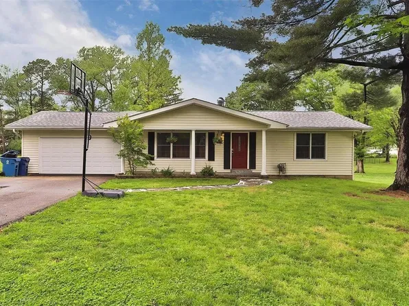 118 Irene Dr, Ballwin, MO 63011