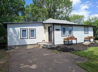 3239 N Lewis Ave, Sioux Falls, SD 57104