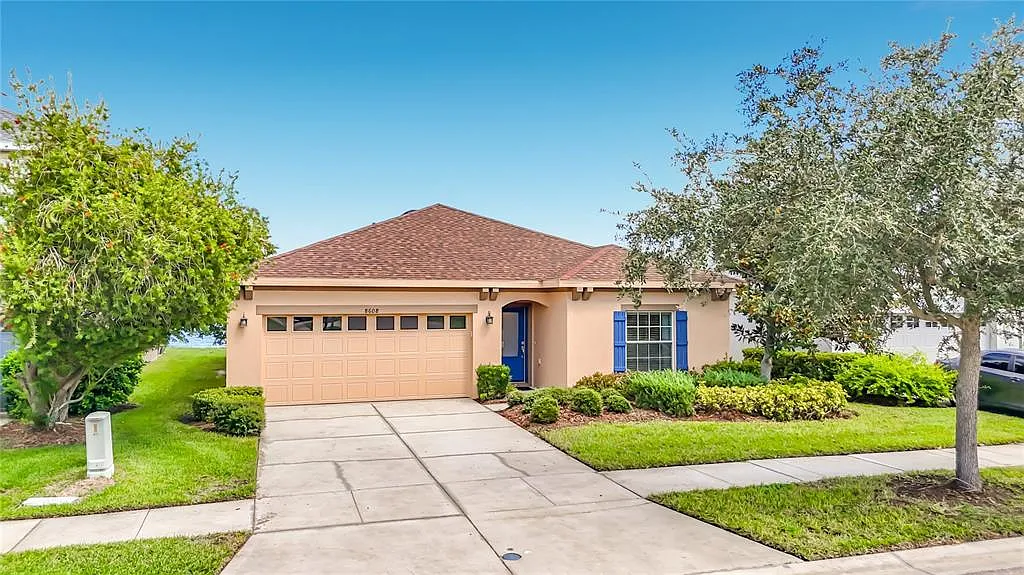 3 bed, 2.0 bath, 1276 sqft, $2,400 — Photo 1