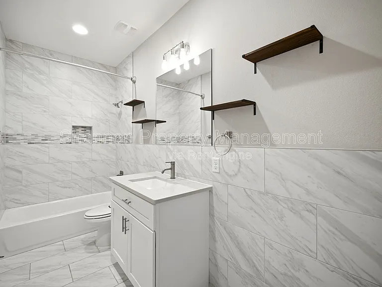 605 Dumble St — Photo 40