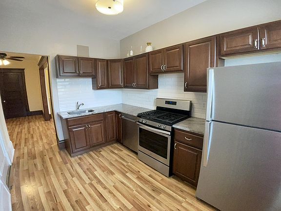 4th image of 2400 Lyndale Ave S APT 8