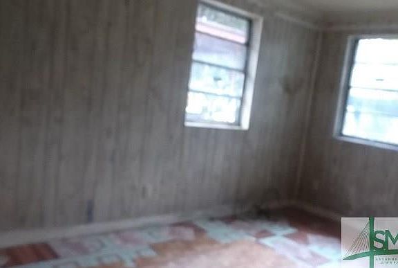 4th image of 14 Burke Ave