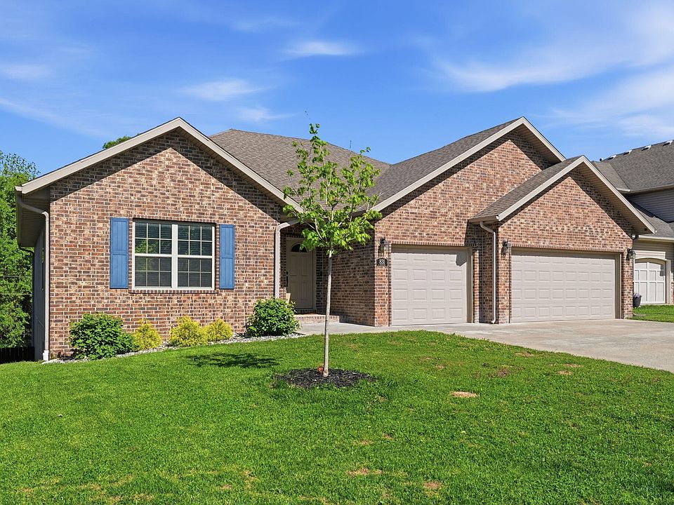 1st image of 831 N Grapevine Road