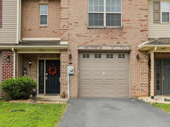 237 Merriweather Dr, Chambersburg, PA 17201