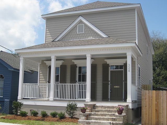 1st image of 324 Eleonore St