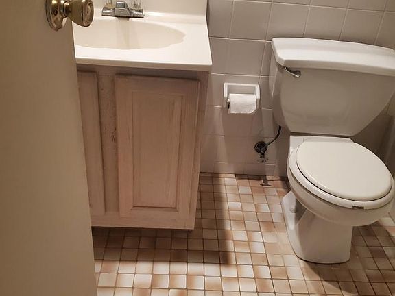 4th image of 239 Orchard St APT 2B