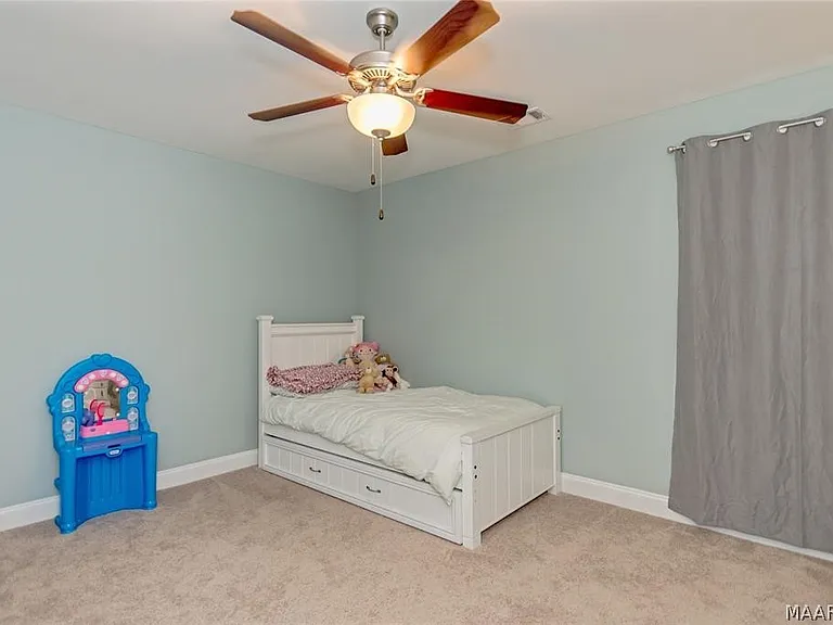 1123 Benjamin Way — Photo 13