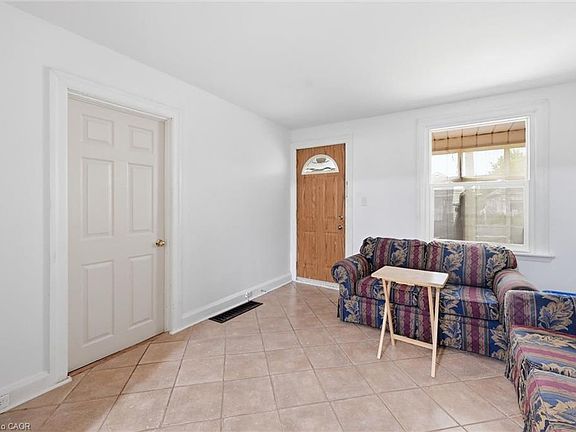 3rd image of 156 Hope Ave