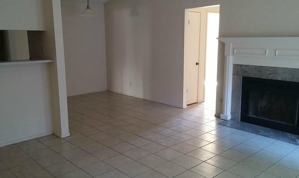 2nd image of 2041 Redwing Way