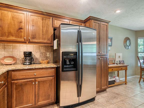 2nd image of 5219 S Winsor Dr