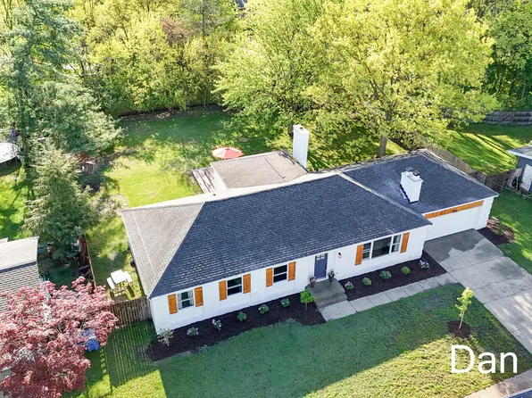 3738 Keeweenaw Dr NE, Grand Rapids, MI 49525