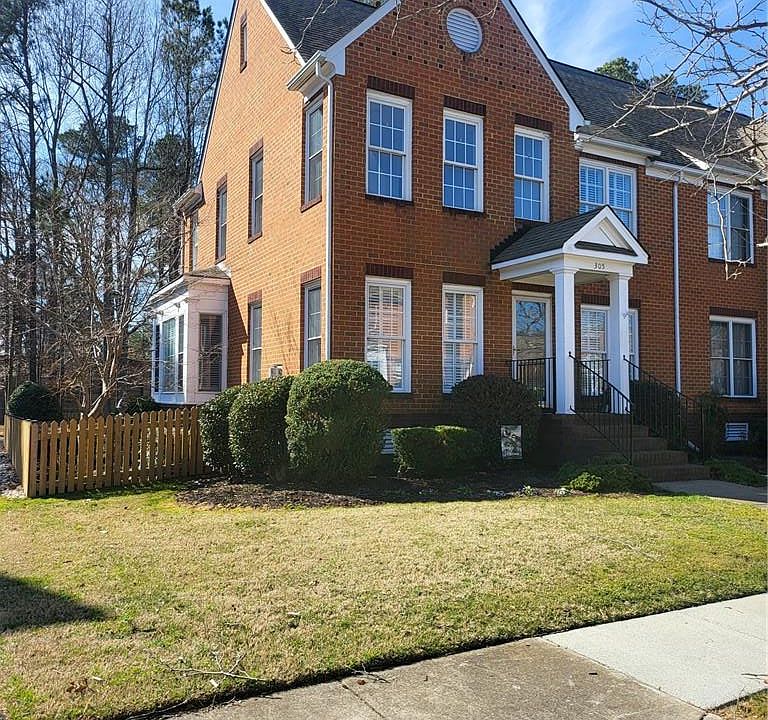1st image of 305 Herman Melville Ave