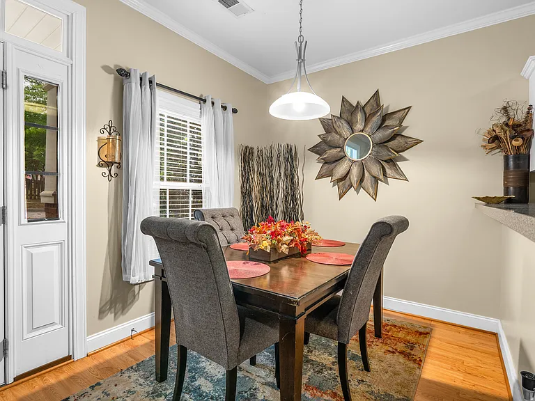126 Baysdale Dr — Photo 7